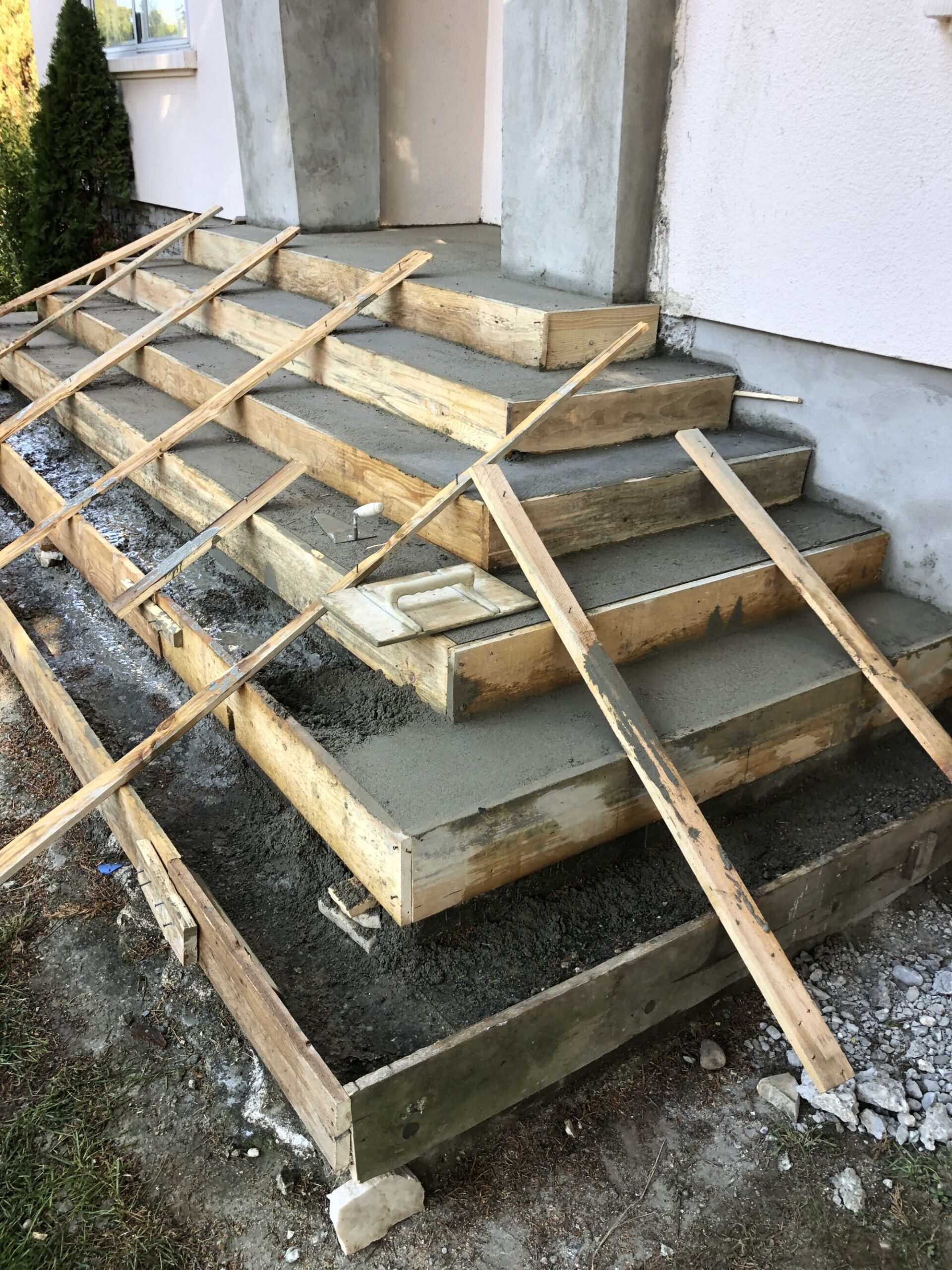 ESCALIER BETON SCALED | Mondial TP Entreprise d’aménagement extérieur proche de Colmar et Rixheim Montbéliard 2