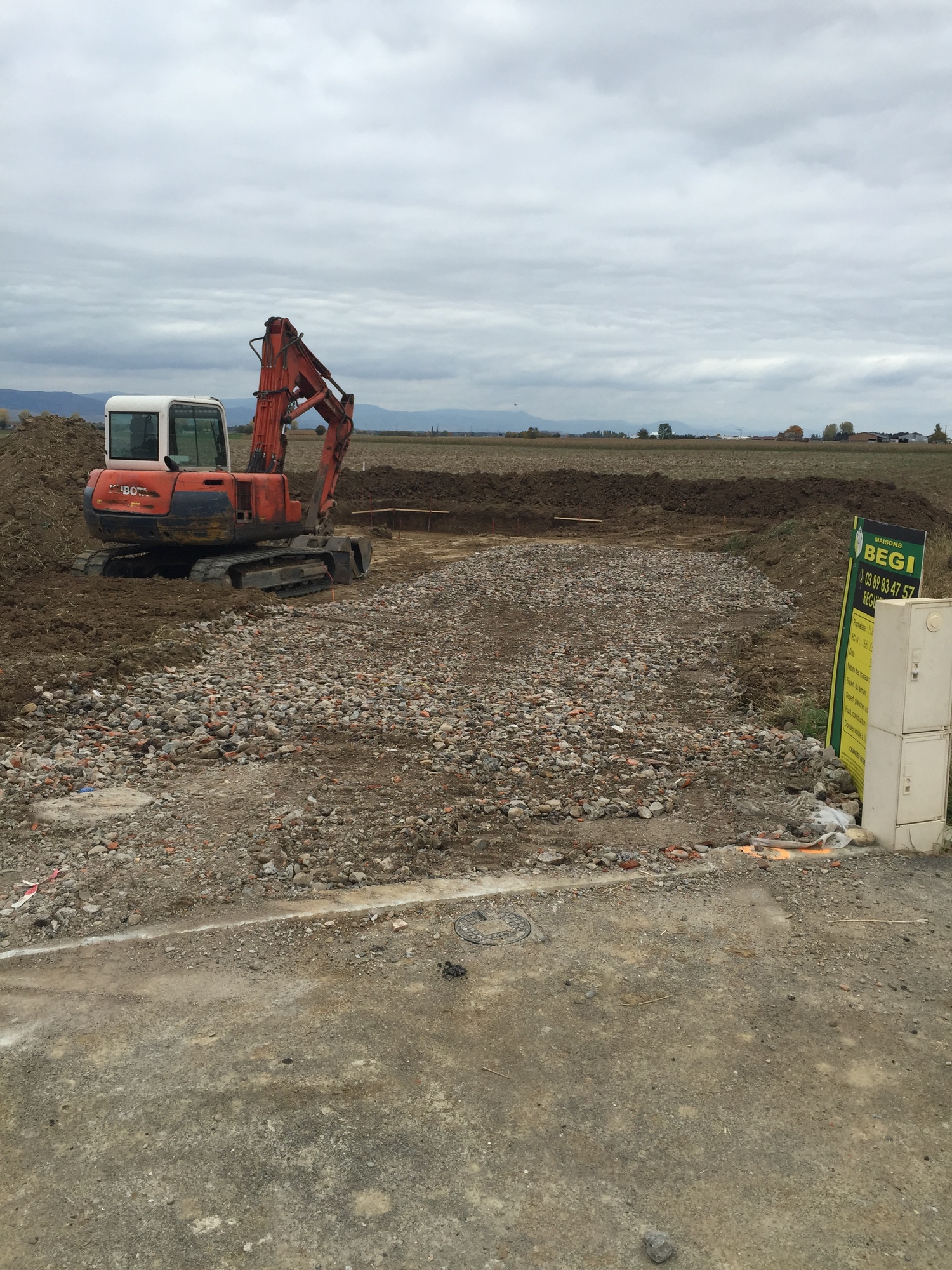 Travaux de terrassement, gros &oelig;uvre et cr&eacute;ation de terrasse pour piscine pr&egrave;s de Mulhouse et Saint-Louis Belfort